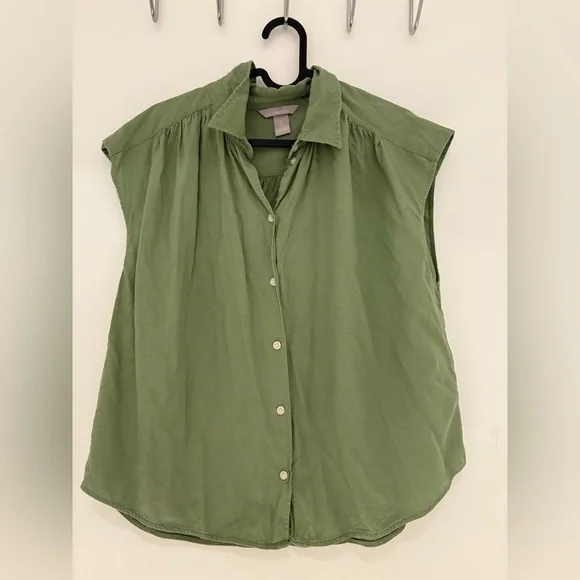 H&M green summer button down - Picture 2 of 4